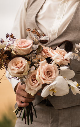 groom-with-wedding-bouquet-2021-11-08-17-51-09-utc.jpg